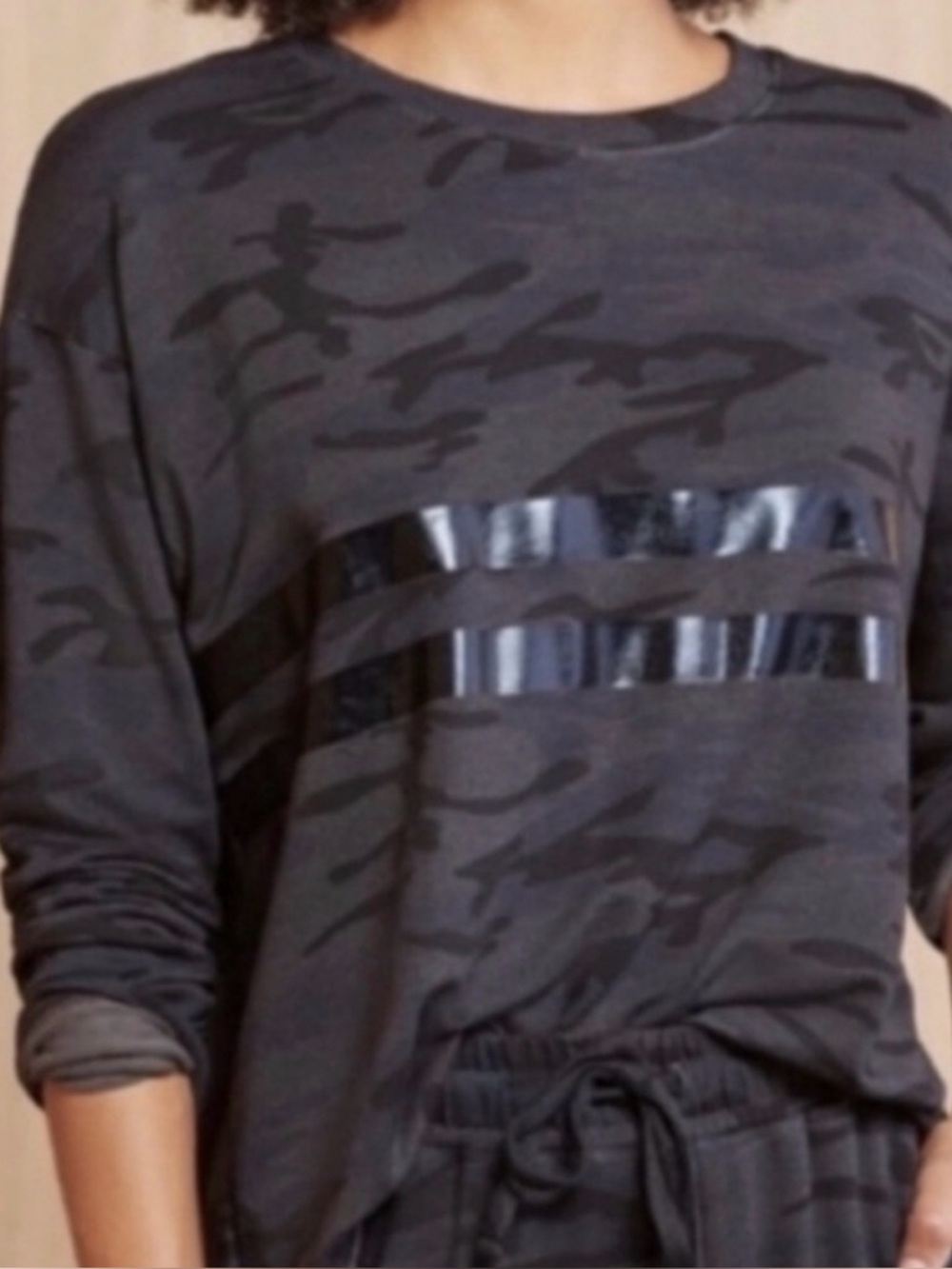 SUNDRY For Evereve Black Camo Stripe Pullover 3/L - Picture 2 of 7